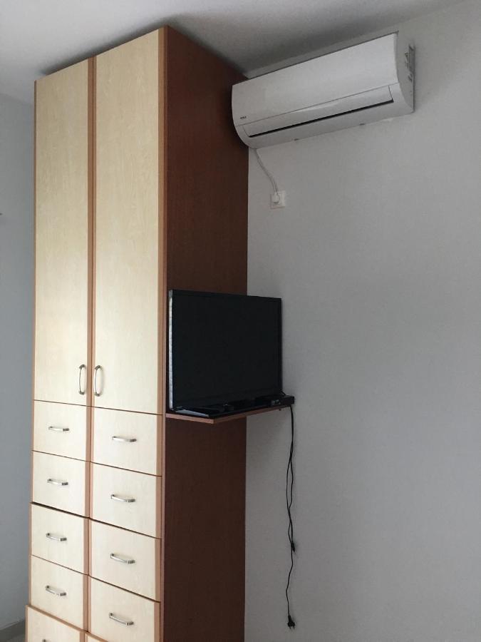 Lr Apartments Sarandë Esterno foto