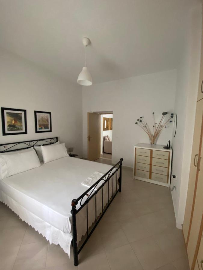 Lr Apartments Sarandë Esterno foto