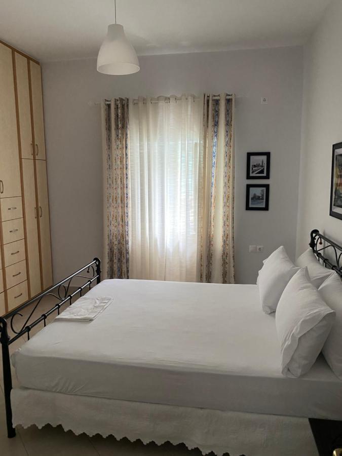 Lr Apartments Sarandë Esterno foto